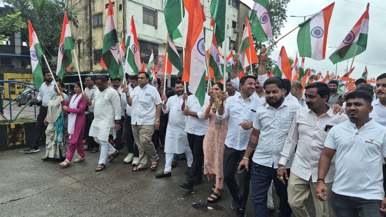 તા.૧૩/૦૮/૨૦૨૪ દરેક ઘરમાં ત્રિરંગો. આજે પલસાણા તાલુકાના ચલથાણ ગામે ભવ્ય તિરંગા યાત્રાનું આયોજન.